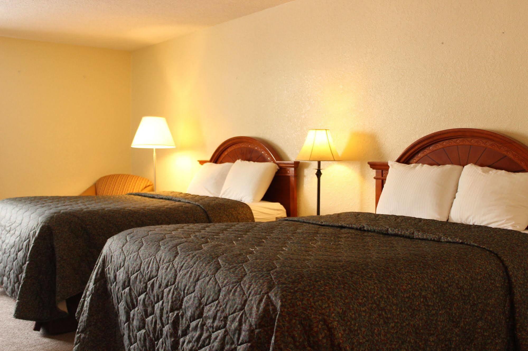 Shawano Four Seasons Resort Exterior foto