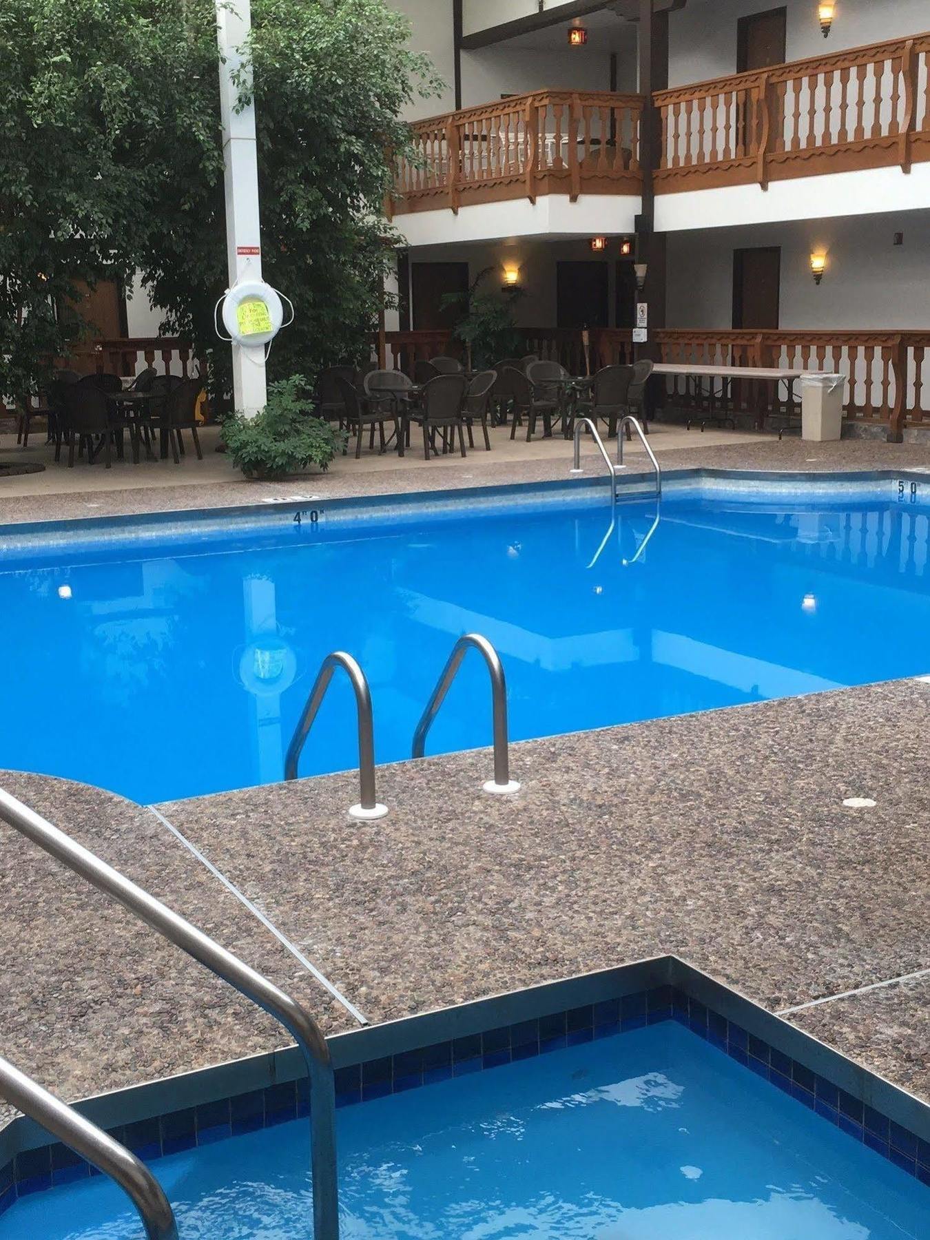 Shawano Four Seasons Resort Exterior foto