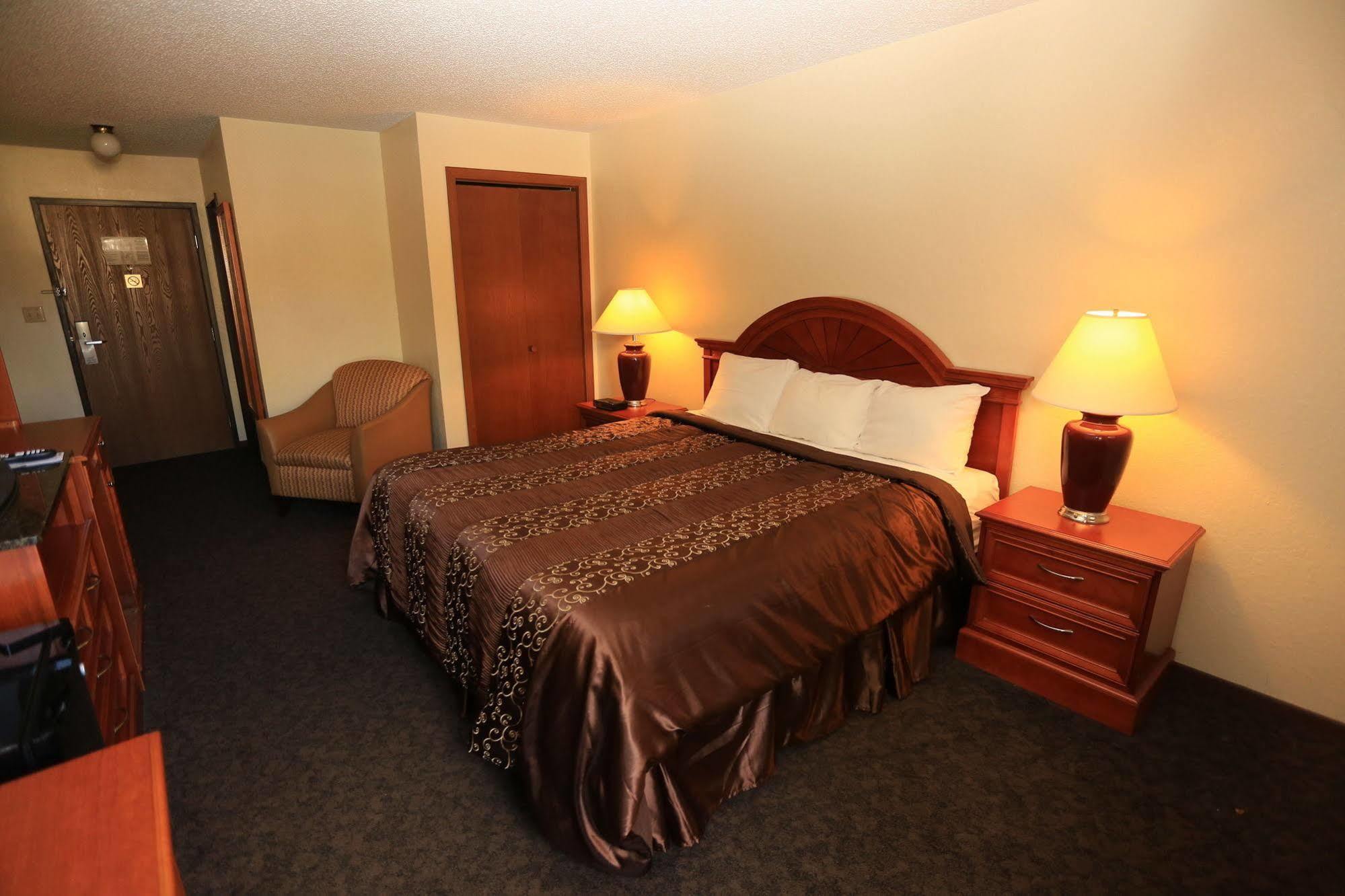 Shawano Four Seasons Resort Exterior foto